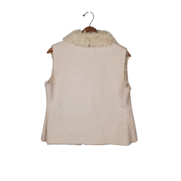 Pistachio Women's Cream Faux Fur Vest. MED - Picture 8 of 10